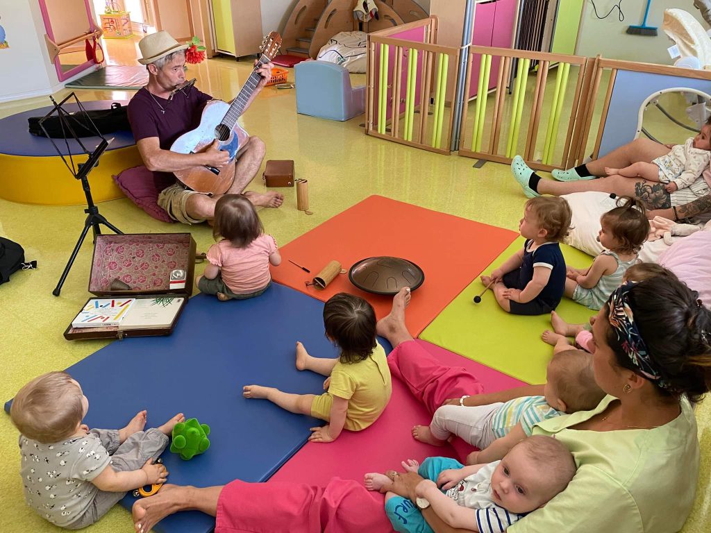 éveil musical à la crèche de figeac