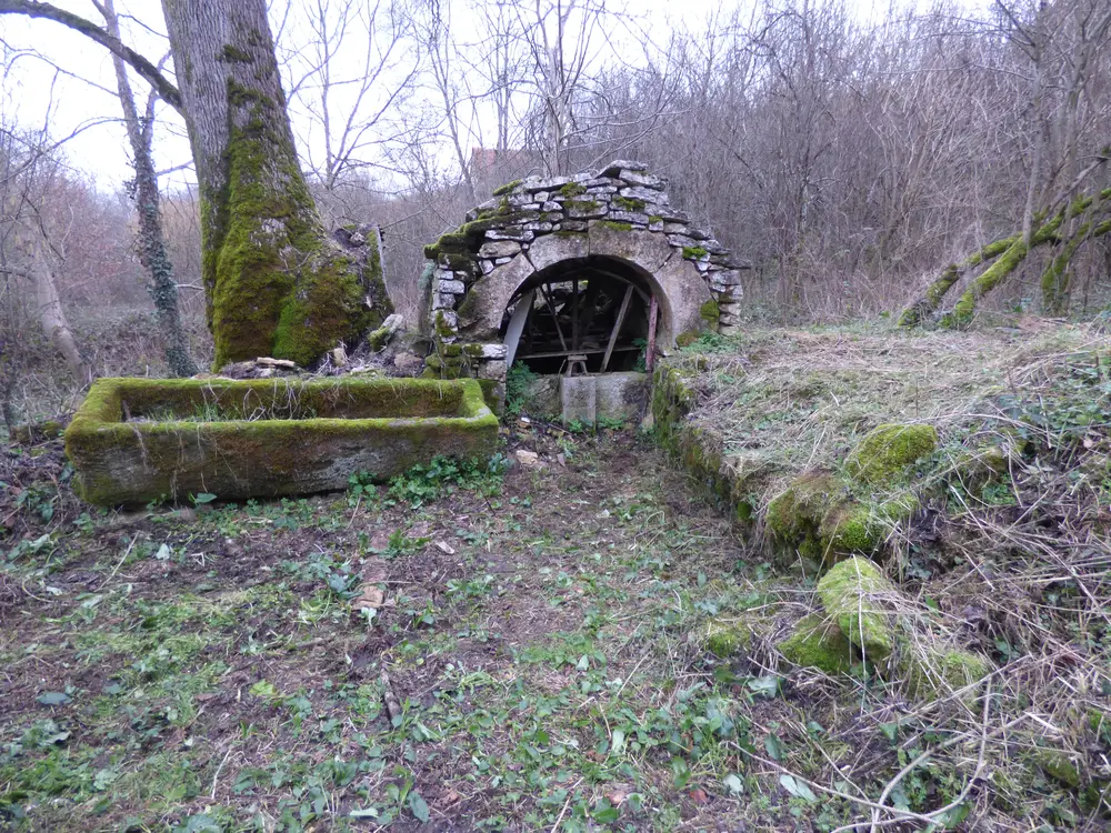 ancienne fontaine des bédigas à béduer